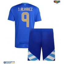 Otroški Nogometni dresi Argentina Julian Alvarez #9 Gostujoči Copa America 2024 Kratek Rokav (+ Kratke hlače)